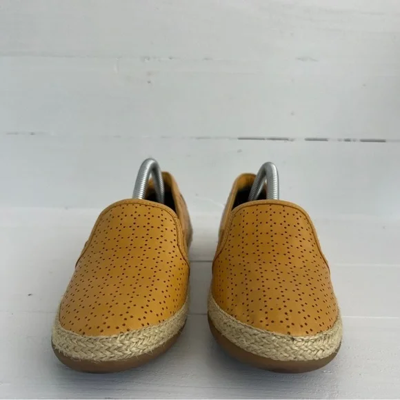 Clarks Collection Yellow Slip On Espadrilles Women's 5.5 M Flats 261344764030 - Picture 2 of 9